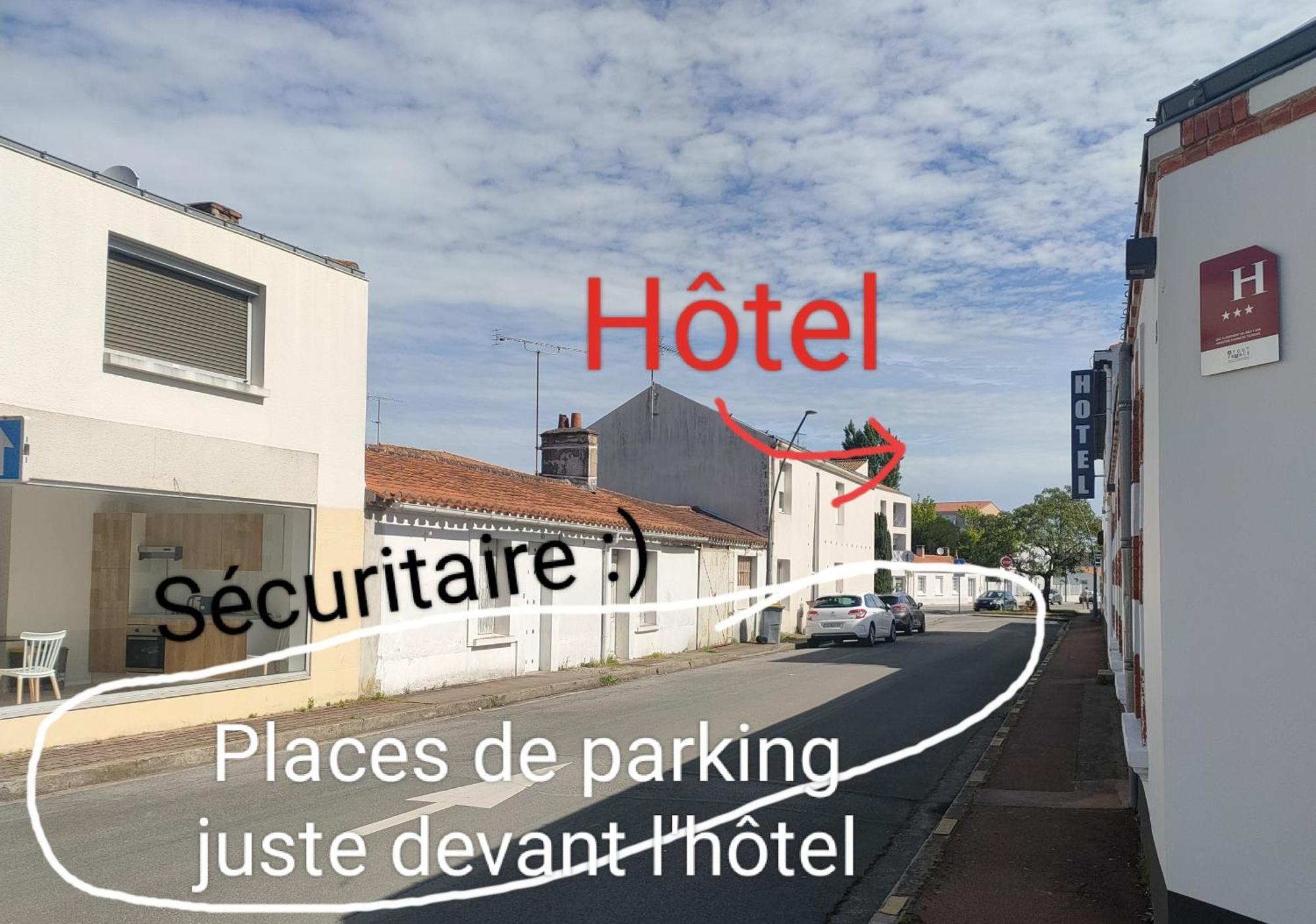Le Manoir De L'Antiquite Hotel Challans Exterior photo